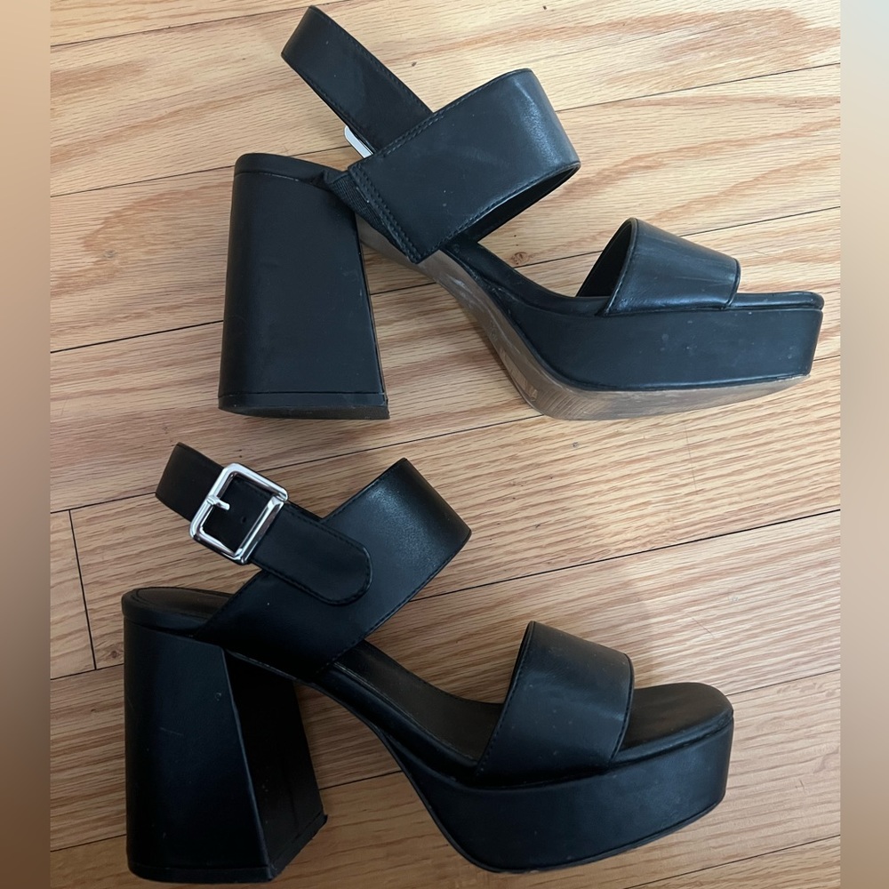 URBAN OUTFITTERS PLATFORM HEELS